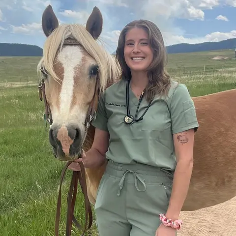 Dr. Julia Hyatt